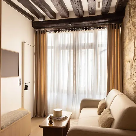 Modern -ac-1br-4p-pantheon Apartment *