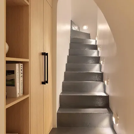 Modern -ac-1br-4p-pantheon Paris